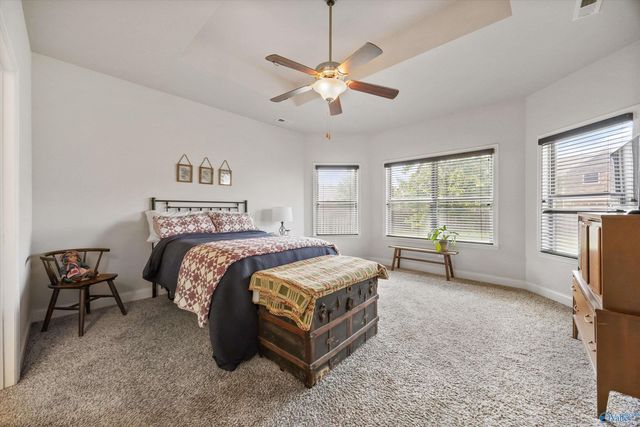 7103 Kingsbridge Lane SE, Owens Cross Roads, AL 35763