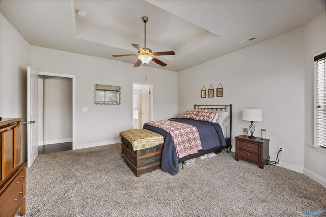 7103 Kingsbridge Lane SE, Owens Cross Roads, AL 35763