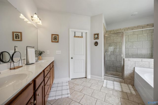 7103 Kingsbridge Lane SE, Owens Cross Roads, AL 35763