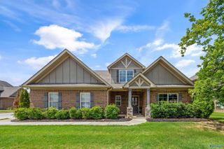7103 Kingsbridge Lane SE, Owens Cross Roads, AL 35763
