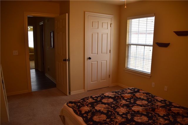 4946 W Waverly Road, Fayetteville, AR 72704