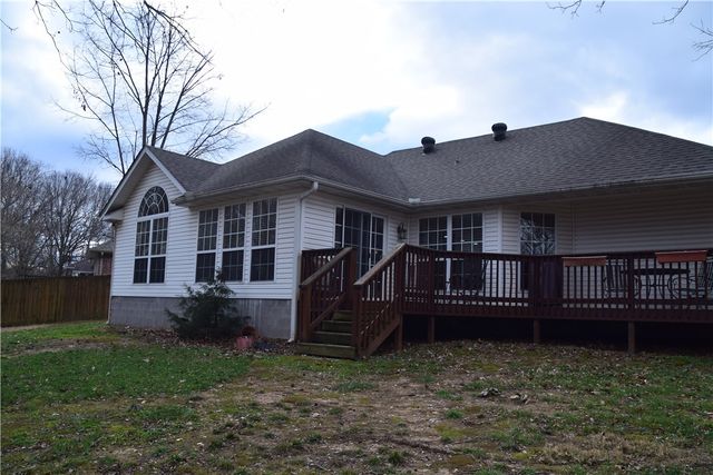 4946 W Waverly Road, Fayetteville, AR 72704