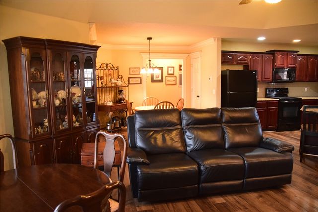 4946 W Waverly Road, Fayetteville, AR 72704