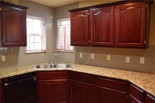 4946 W Waverly Road, Fayetteville, AR 72704