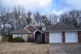 4946 W Waverly Road, Fayetteville, AR 72704