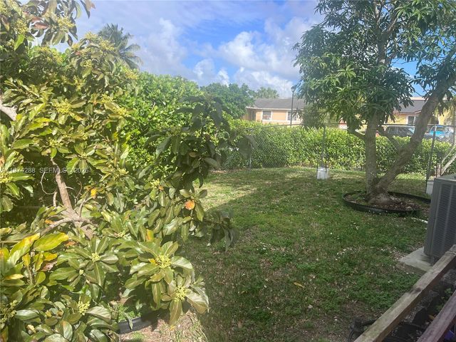 26120 SW 130th Ave, Homestead, FL 33032
