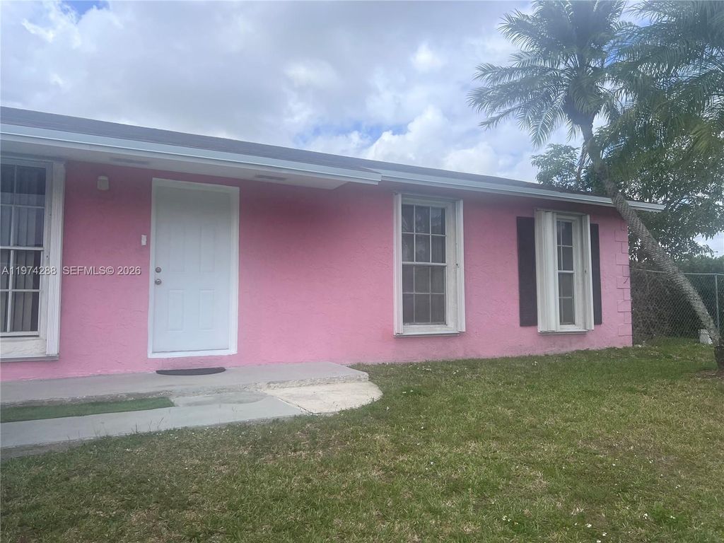26120 SW 130th Ave, Homestead, FL 33032