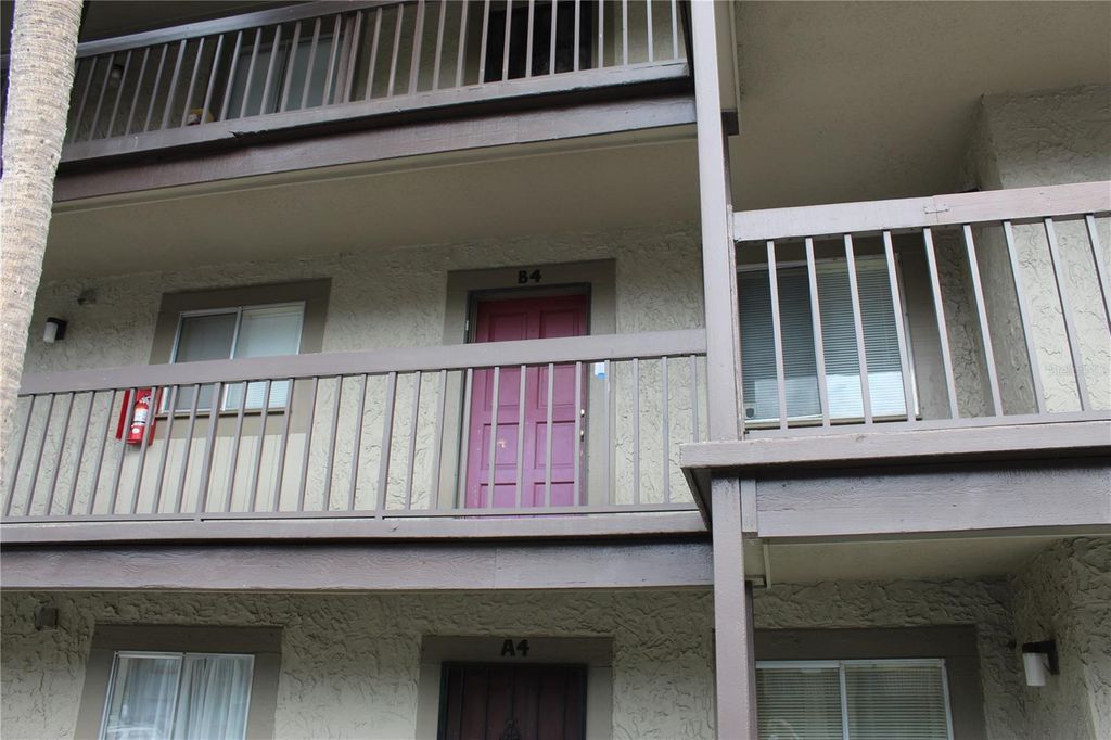 6306 NEWTOWN CIRCLE 6B4, Tampa, FL 33615