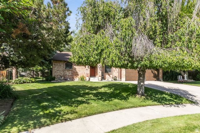 1406 E LOMBARDY CT, Murray, UT 84121