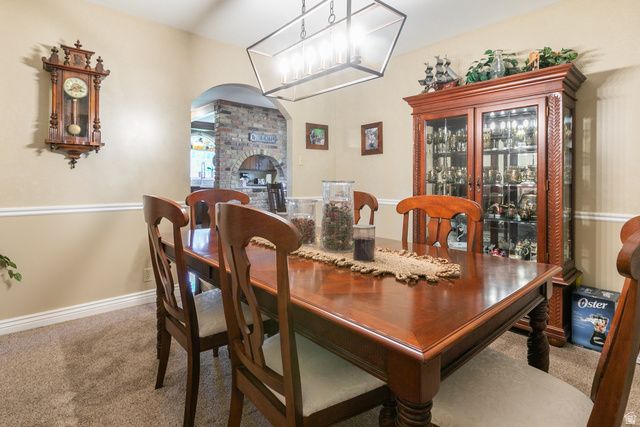 1406 E LOMBARDY CT, Murray, UT 84121