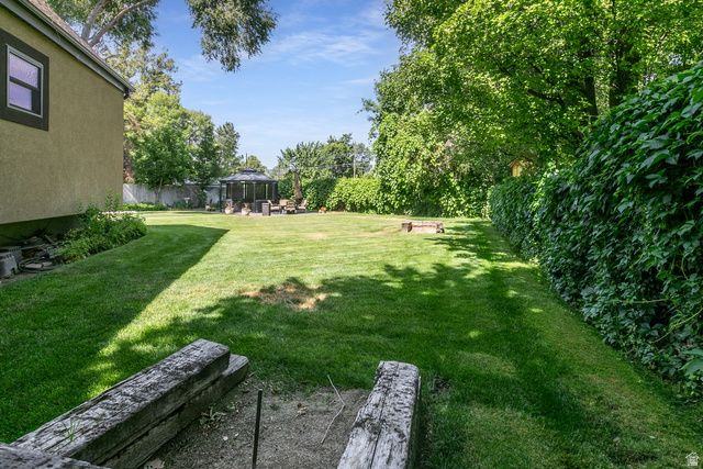 1406 E LOMBARDY CT, Murray, UT 84121