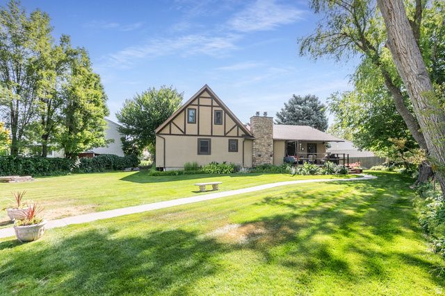 1406 E LOMBARDY CT, Murray, UT 84121