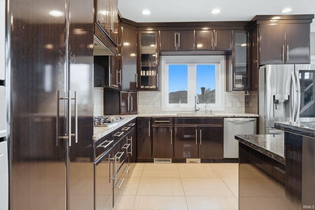 4381 Saint Elais Cove, Fort Wayne, IN 46845