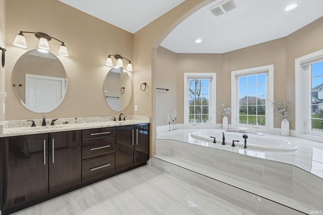 4381 Saint Elais Cove, Fort Wayne, IN 46845
