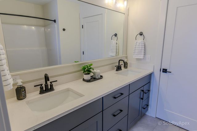 10071 Hideaway Court Se 20, Gaines Twp, MI 49316