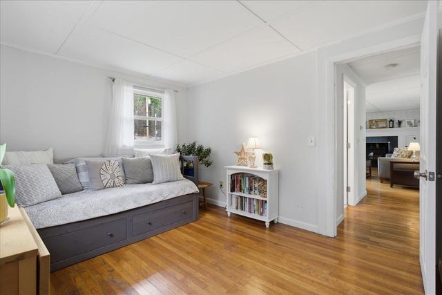 895 Barber Pond Road, Pownal, VT 05261