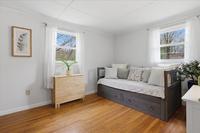 895 Barber Pond Road, Pownal, VT 05261