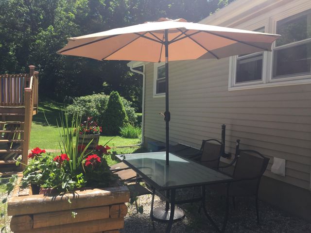 895 Barber Pond Road, Pownal, VT 05261
