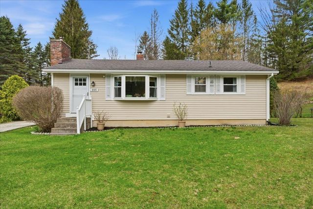 895 Barber Pond Road, Pownal, VT 05261