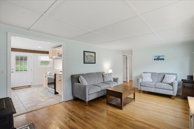895 Barber Pond Road, Pownal, VT 05261