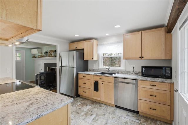 895 Barber Pond Road, Pownal, VT 05261