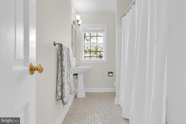 4822 BROAD BROOK DR, Bethesda, MD 20814