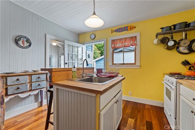 222 S Broadway, Redondo Beach, CA 90277