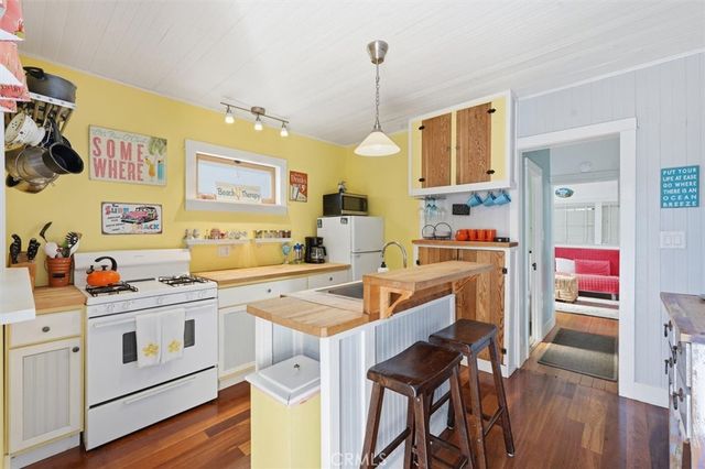 222 S Broadway, Redondo Beach, CA 90277