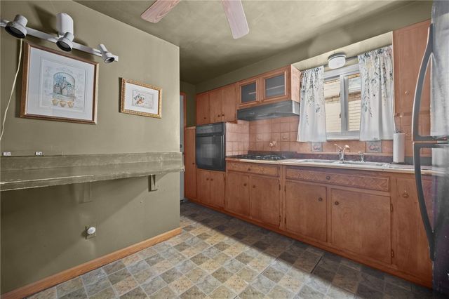 7321 Everton, Homewood Brushton, PA 15206