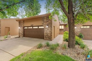 1427 S Westward Ho Pl, Sioux Falls, SD 57105
