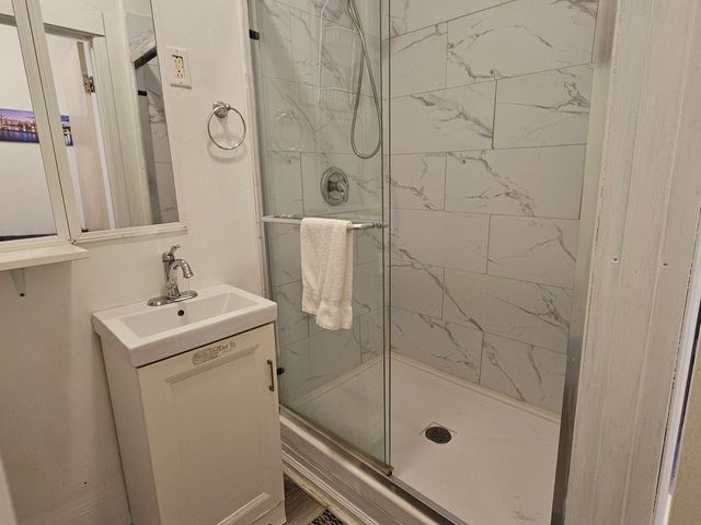 1656 W Hollywood Avenue, Chicago, IL 60660