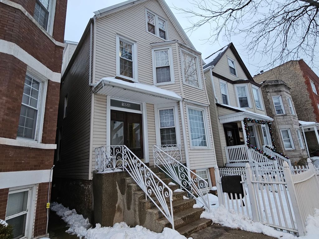 Image 1 of property listing at 1656 W Hollywood Avenue, Chicago, IL 60660