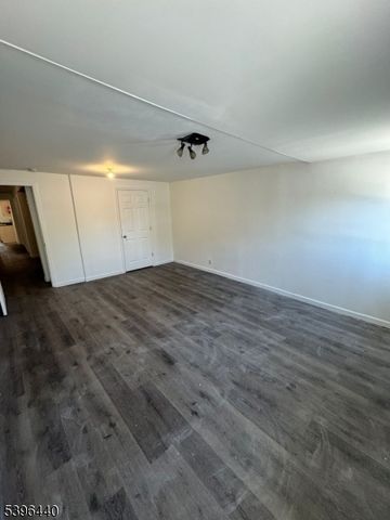 310 E Jersey St, Elizabeth City, NJ 07206