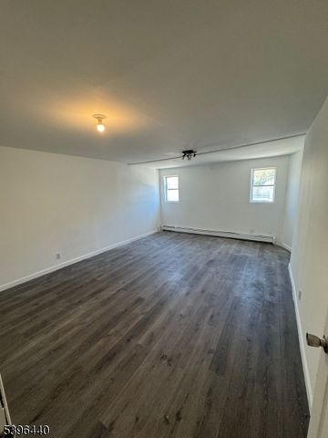 310 E Jersey St, Elizabeth City, NJ 07206