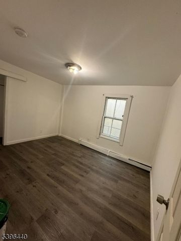 310 E Jersey St, Elizabeth City, NJ 07206