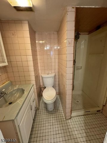 310 E Jersey St, Elizabeth City, NJ 07206