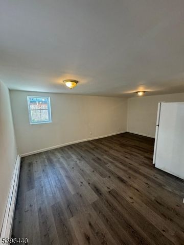 310 E Jersey St, Elizabeth City, NJ 07206