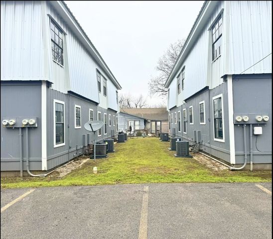 208 N Church Street, Hillsboro, TX 76645