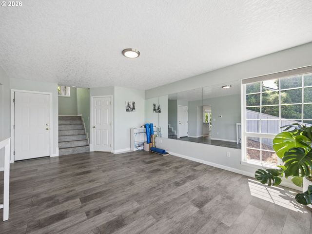 7042 Se 116TH Ave, Portland, OR 97266