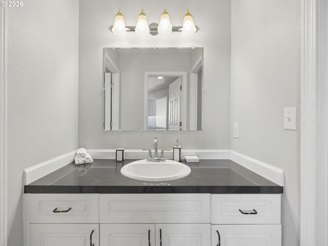 7042 Se 116TH Ave, Portland, OR 97266