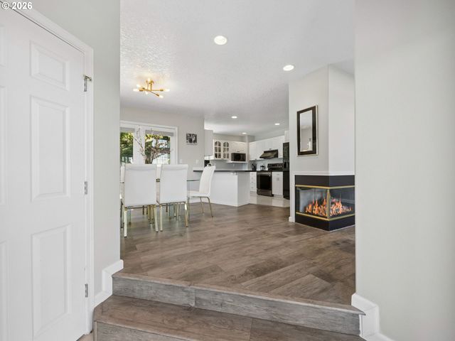 7042 Se 116TH Ave, Portland, OR 97266