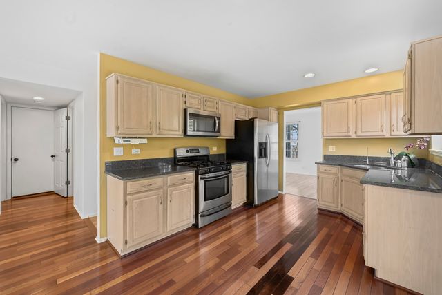 1797 Copperfield Lane, Crystal Lake, IL 60014