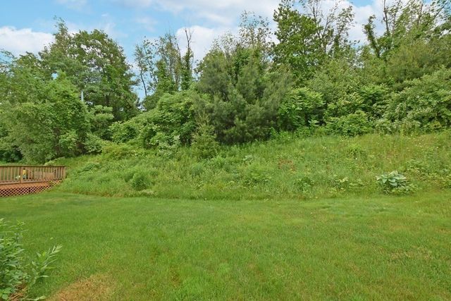 35 Fox Meadow Dr, Worcester, MA 01602