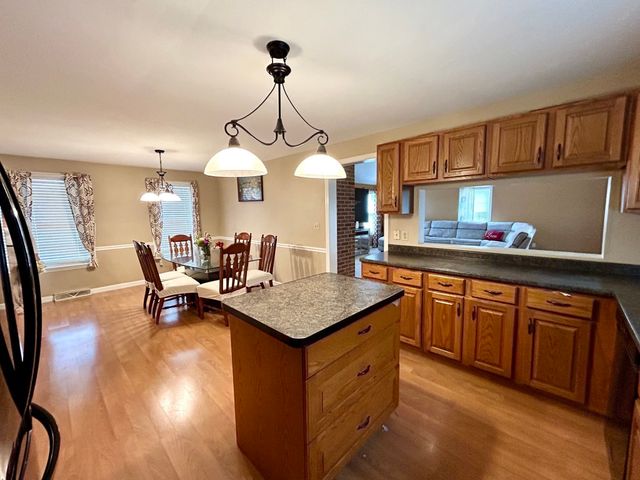 35 Fox Meadow Dr, Worcester, MA 01602