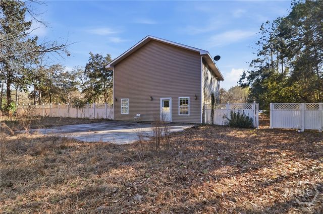 375 Pine Needle Drive, Ellabell, GA 31308