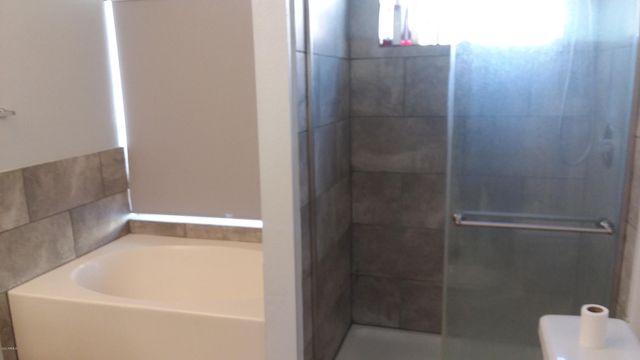 2910 E BROOKWOOD Court, Phoenix, AZ 85048