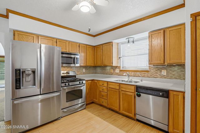 2001 Pinetrail Street, Las Cruces, NM 88012