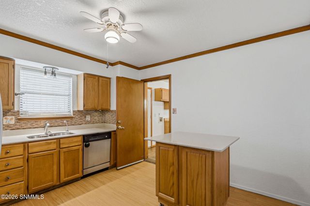 2001 Pinetrail Street, Las Cruces, NM 88012