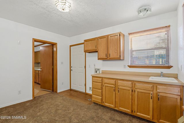 2001 Pinetrail Street, Las Cruces, NM 88012