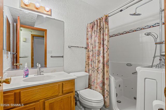 2001 Pinetrail Street, Las Cruces, NM 88012